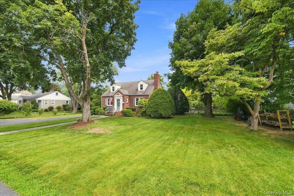 332 Kelly Street, Hawthorne, NY 10532 — photo 2