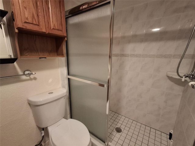 9305 120TH LANE, Seminole, FL 33772