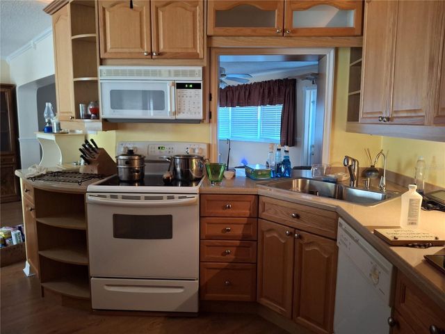 9305 120TH LANE, Seminole, FL 33772