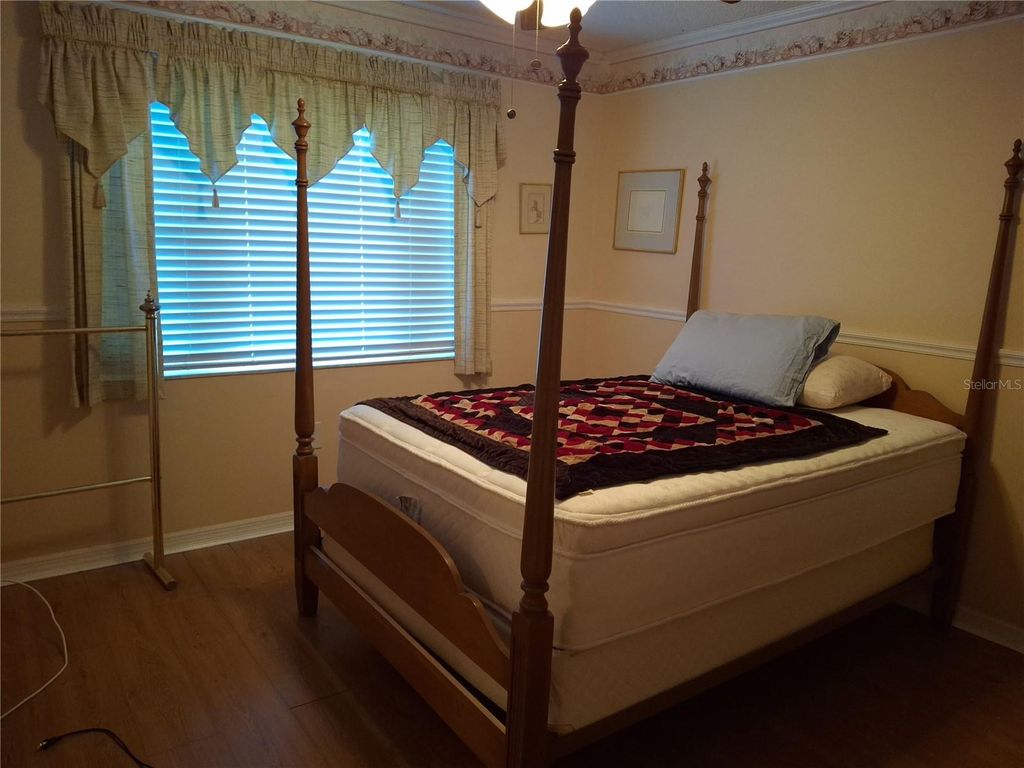 Image 15 of property listing at 9305 120TH LANE, Seminole, FL 33772