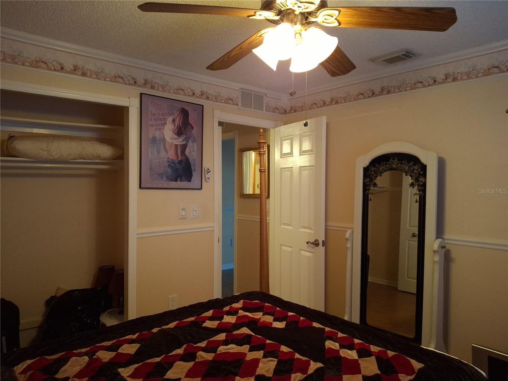 Image 16 of property listing at 9305 120TH LANE, Seminole, FL 33772