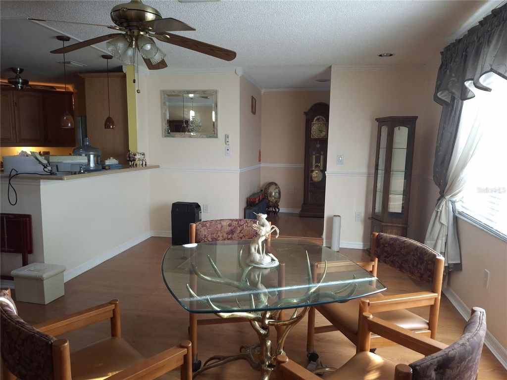 Image 3 of property listing at 9305 120TH LANE, Seminole, FL 33772