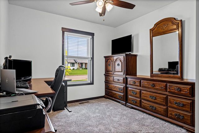 1610 Fox Glove STREET, Holmen, WI 54636