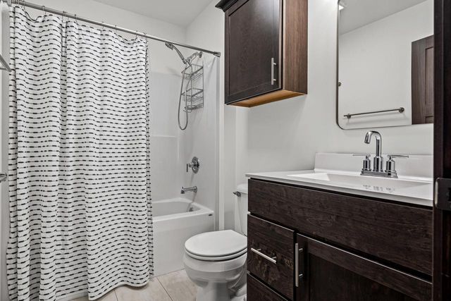 1610 Fox Glove STREET, Holmen, WI 54636