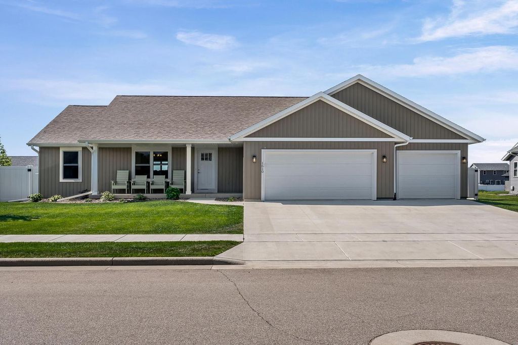 1610 Fox Glove STREET, Holmen, WI 54636
