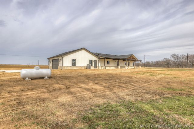 36870 E 186th Street S, Porter, OK 74458