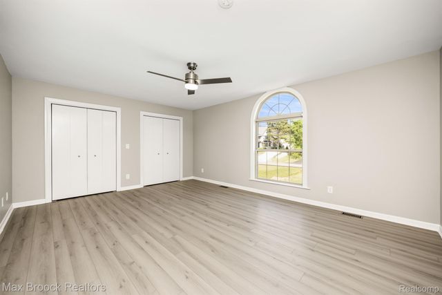 6096 DARRAMOOR Road, Bloomfield Charter Township, MI 48301