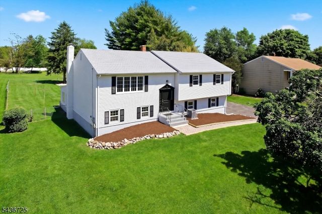 10 Red Oak Way, Bridgewater Twp., NJ 08807