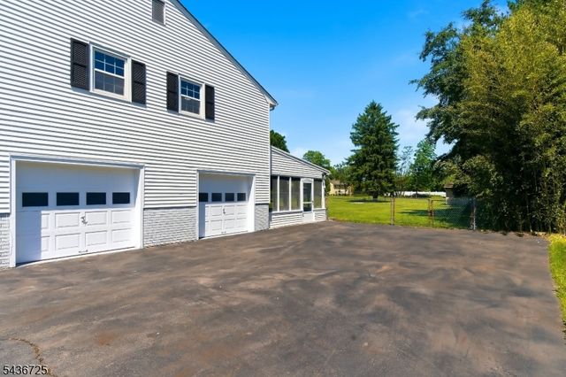 10 Red Oak Way, Bridgewater Twp., NJ 08807