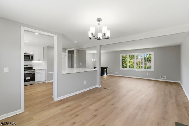 10 Red Oak Way, Bridgewater Twp., NJ 08807