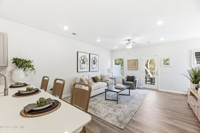 618 Sandy Hollow Drive, Jacksonville, NC 28540