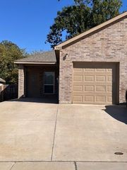 7513 Novella Drive, Fort Worth, TX 76134