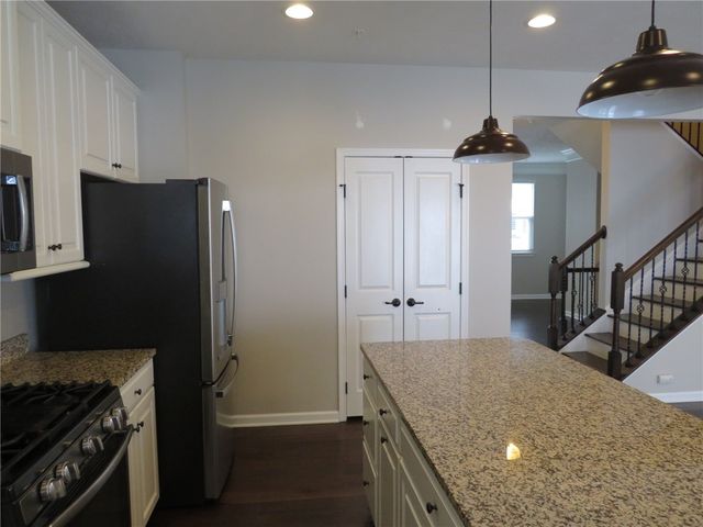 1414 Deer Creek Crossing Dr, Cecil, PA 15317