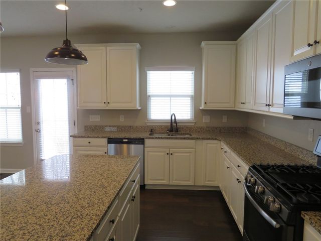 1414 Deer Creek Crossing Dr, Cecil, PA 15317