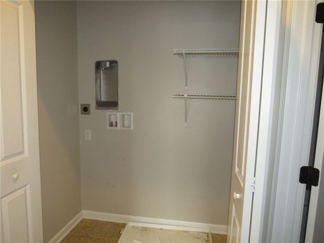 1414 Deer Creek Crossing Dr, Cecil, PA 15317