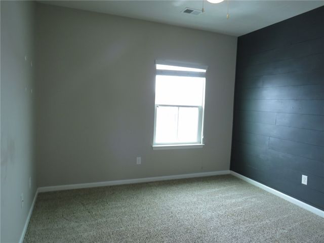 1414 Deer Creek Crossing Dr, Cecil, PA 15317