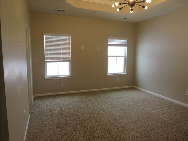 1414 Deer Creek Crossing Dr, Cecil, PA 15317