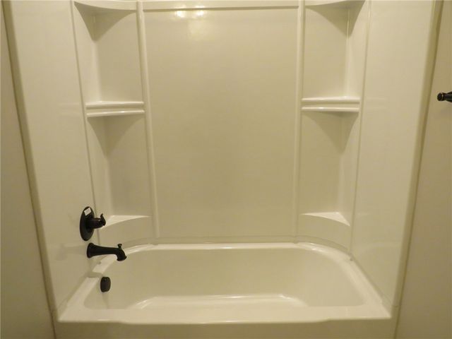 1414 Deer Creek Crossing Dr, Cecil, PA 15317