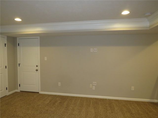 1414 Deer Creek Crossing Dr, Cecil, PA 15317