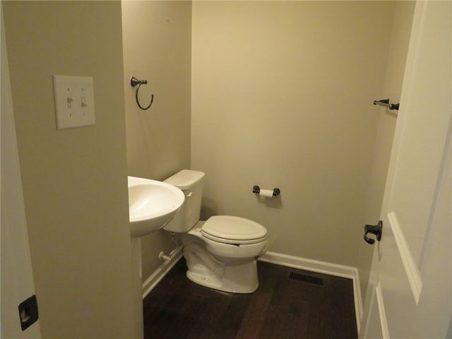 1414 Deer Creek Crossing Dr, Cecil, PA 15317