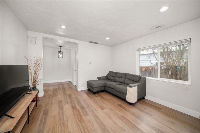 2807 W MALLON Ave, Spokane, WA 99201