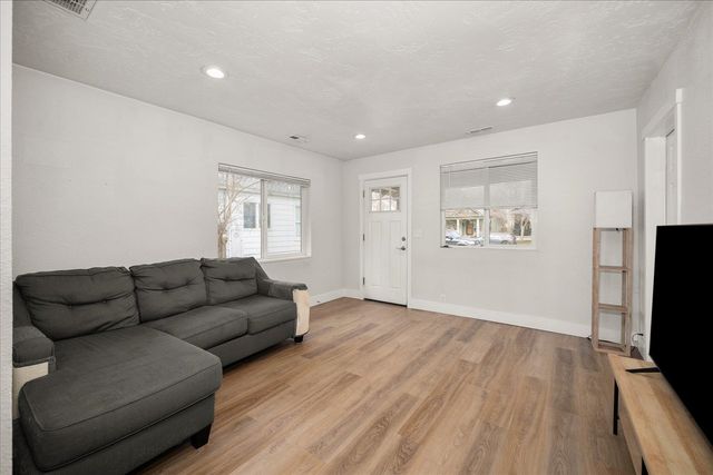 2807 W MALLON Ave, Spokane, WA 99201