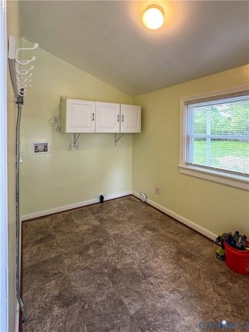 9806 Gardenia Dr, Henrico, VA 23228