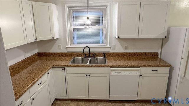 9806 Gardenia Dr, Henrico, VA 23228