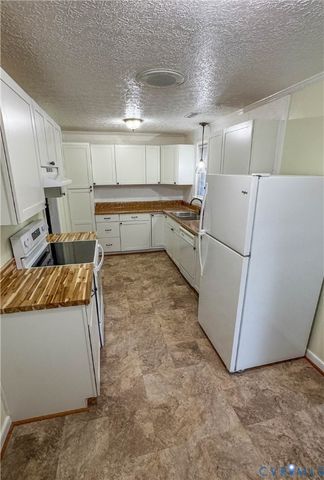 9806 Gardenia Dr, Henrico, VA 23228