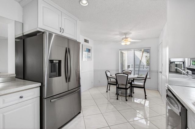 7485 Glendevon Lane 1105, Delray Beach, FL 33446