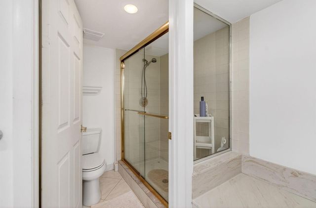 7485 Glendevon Lane 1105, Delray Beach, FL 33446