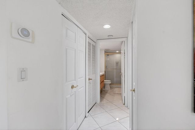 7485 Glendevon Lane 1105, Delray Beach, FL 33446