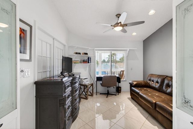 7485 Glendevon Lane 1105, Delray Beach, FL 33446