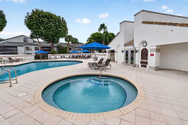 7485 Glendevon Lane 1105, Delray Beach, FL 33446