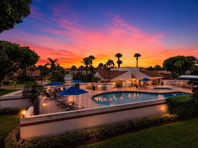 7485 Glendevon Lane 1105, Delray Beach, FL 33446