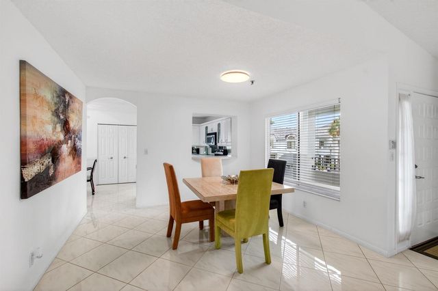 7485 Glendevon Lane 1105, Delray Beach, FL 33446