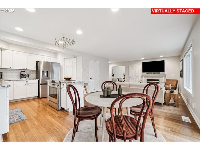 892 Se 54TH Ave, Hillsboro, OR 97123