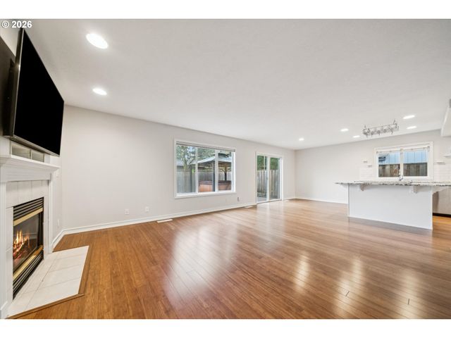 892 Se 54TH Ave, Hillsboro, OR 97123