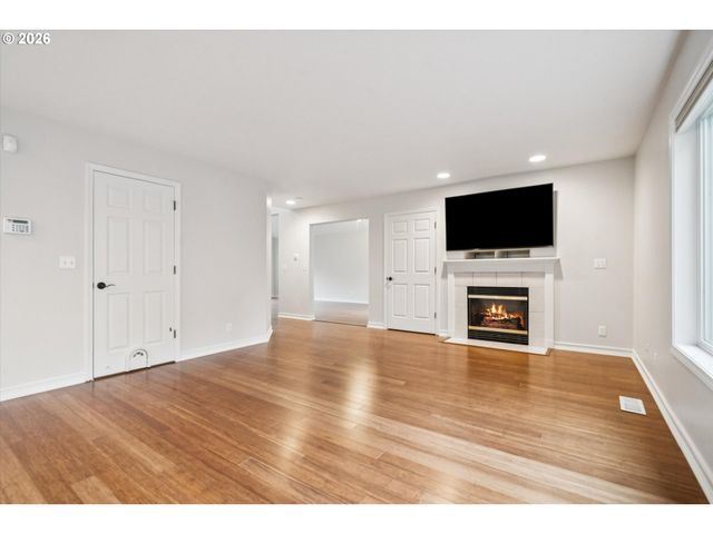 892 Se 54TH Ave, Hillsboro, OR 97123