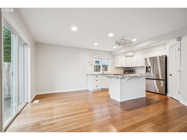 892 Se 54TH Ave, Hillsboro, OR 97123