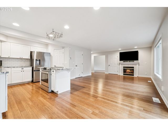 892 Se 54TH Ave, Hillsboro, OR 97123