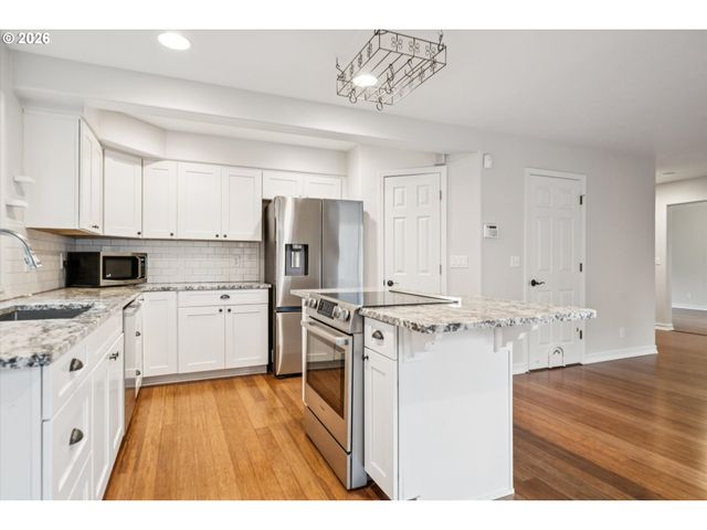 892 Se 54TH Ave, Hillsboro, OR 97123