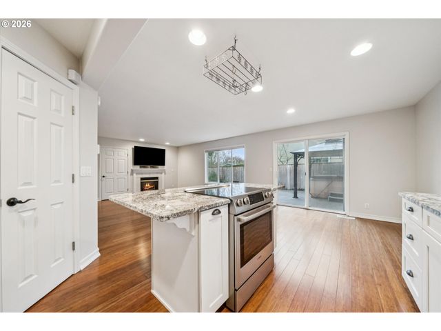 892 Se 54TH Ave, Hillsboro, OR 97123