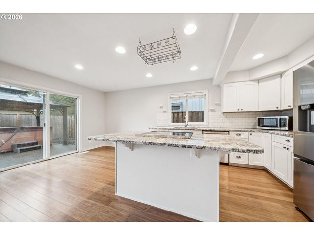 892 Se 54TH Ave, Hillsboro, OR 97123