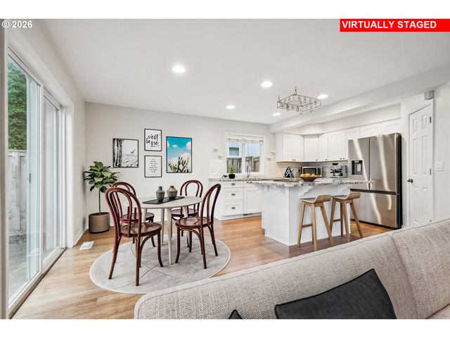 892 Se 54TH Ave, Hillsboro, OR 97123