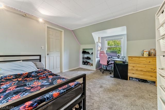 24 High St, Bloomsbury Boro, NJ 08804