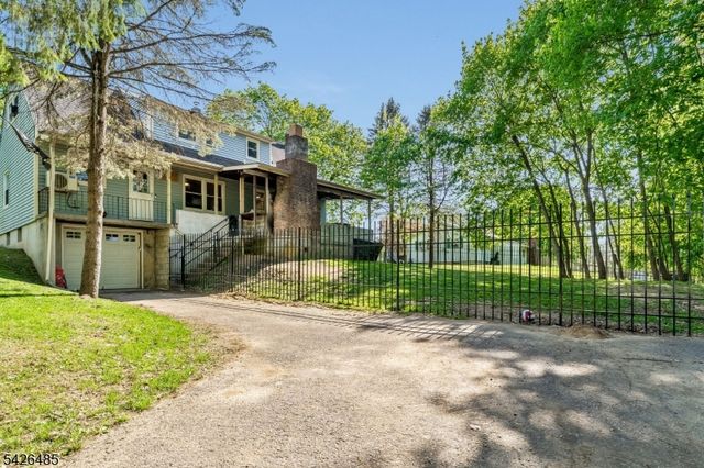 24 High St, Bloomsbury Boro, NJ 08804