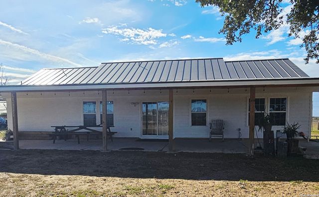 5615 fm 462, Moore, TX 78057