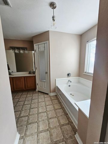 5615 fm 462, Moore, TX 78057