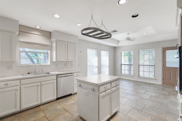 4919 Saddleback Road, Arlington, TX 76017